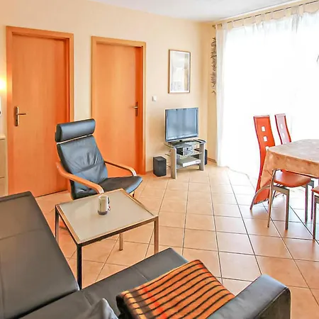 Beautiful In Seebad With Wifi Appartement